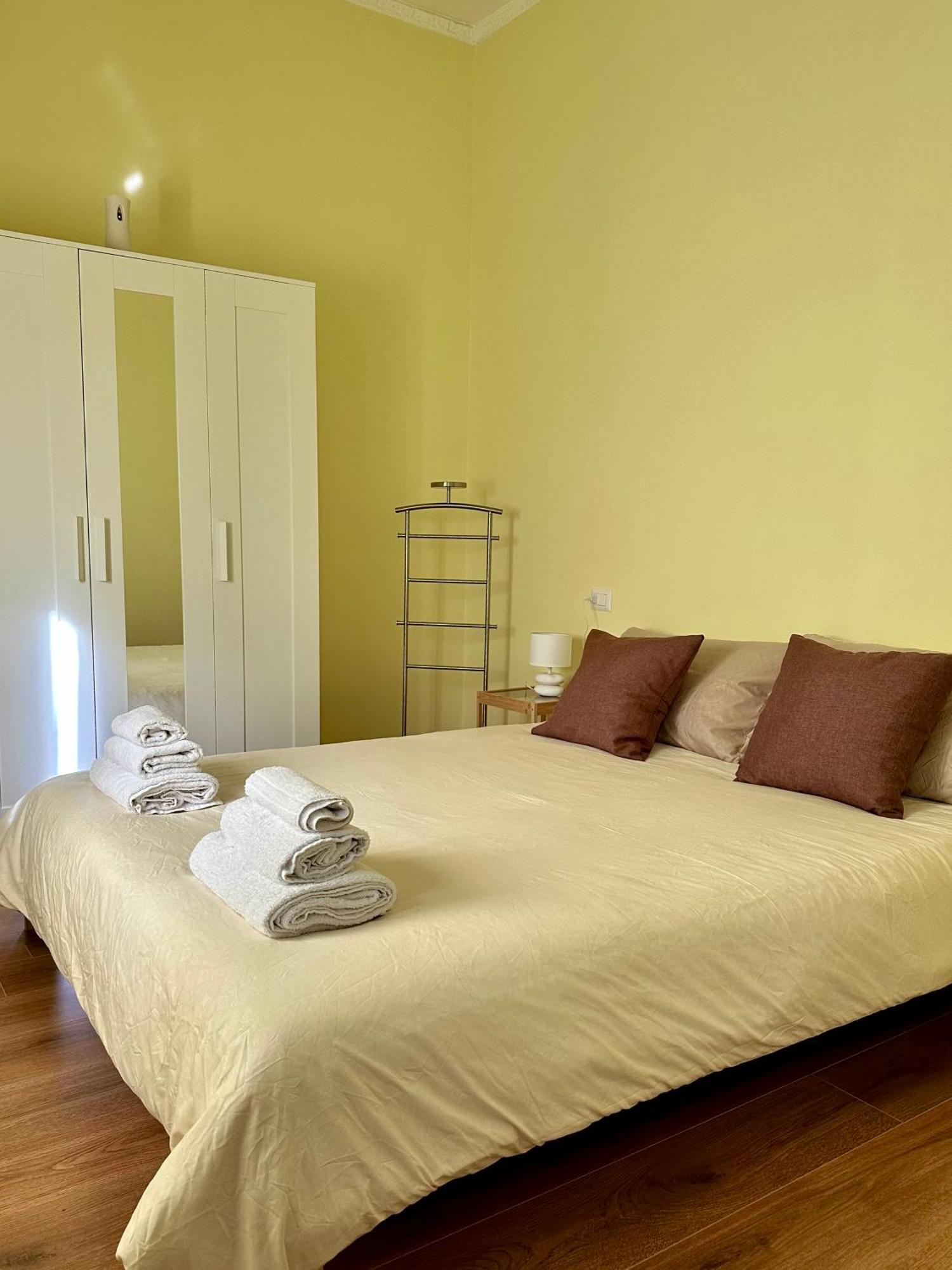 Napule House - Napoli Appartamento In Centro Luaran gambar