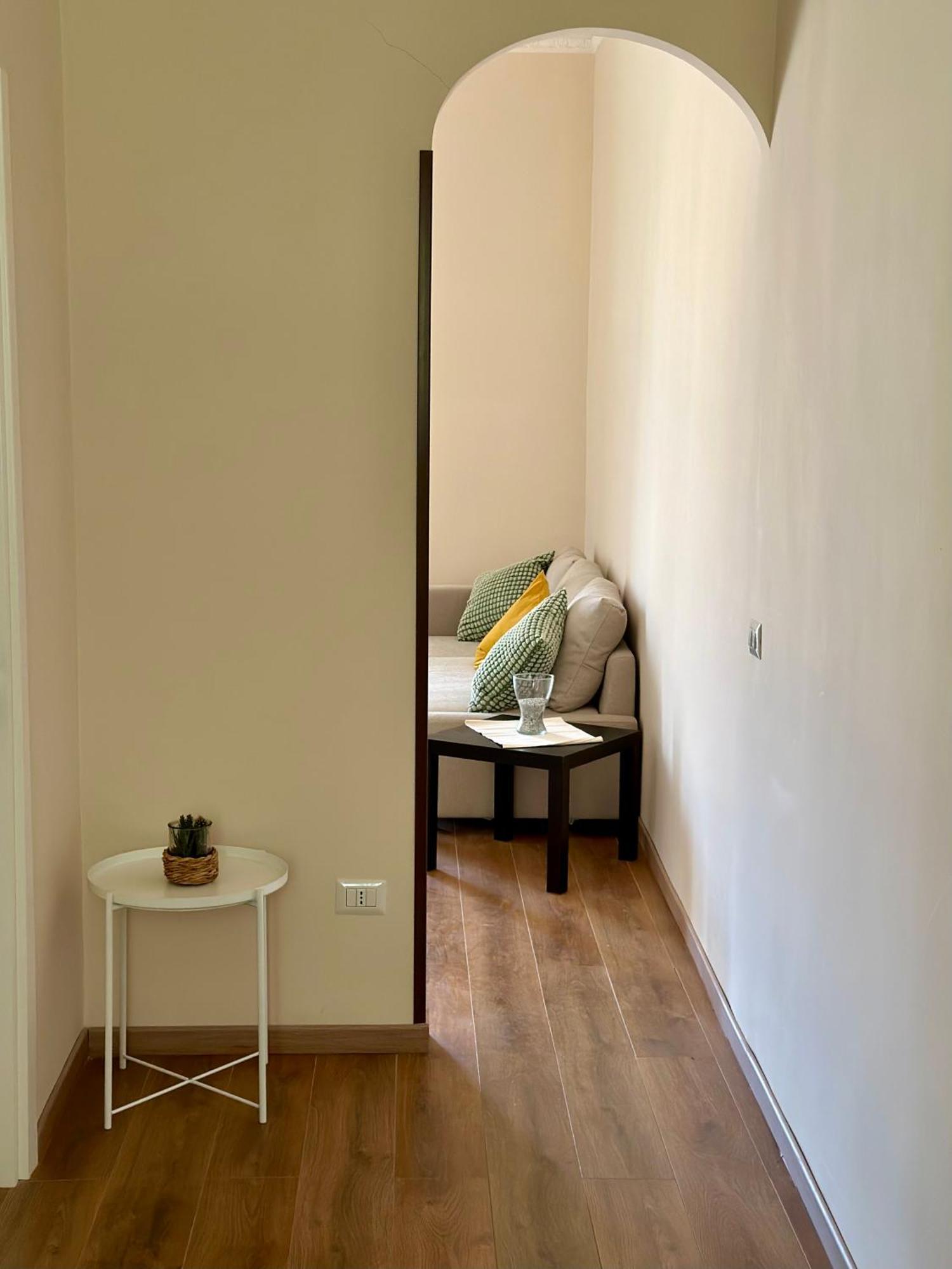 Napule House - Napoli Appartamento In Centro Luaran gambar